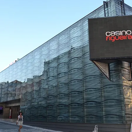 Casino & شقة فيغيورا دا فوز